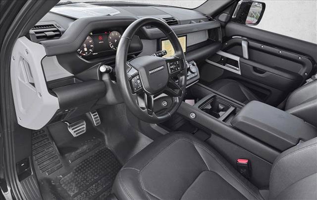 Used 2024 Land Rover Defender 110 X-Dynamic SE image 12