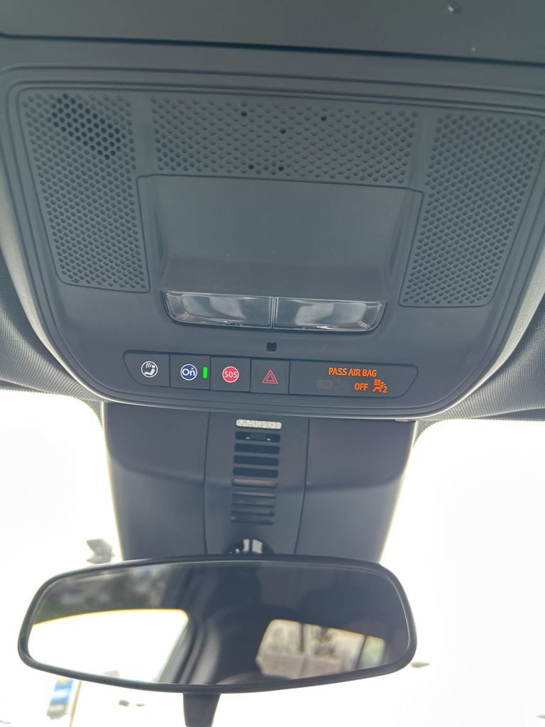 Used 2025 GMC Acadia Elevation FWD image 41