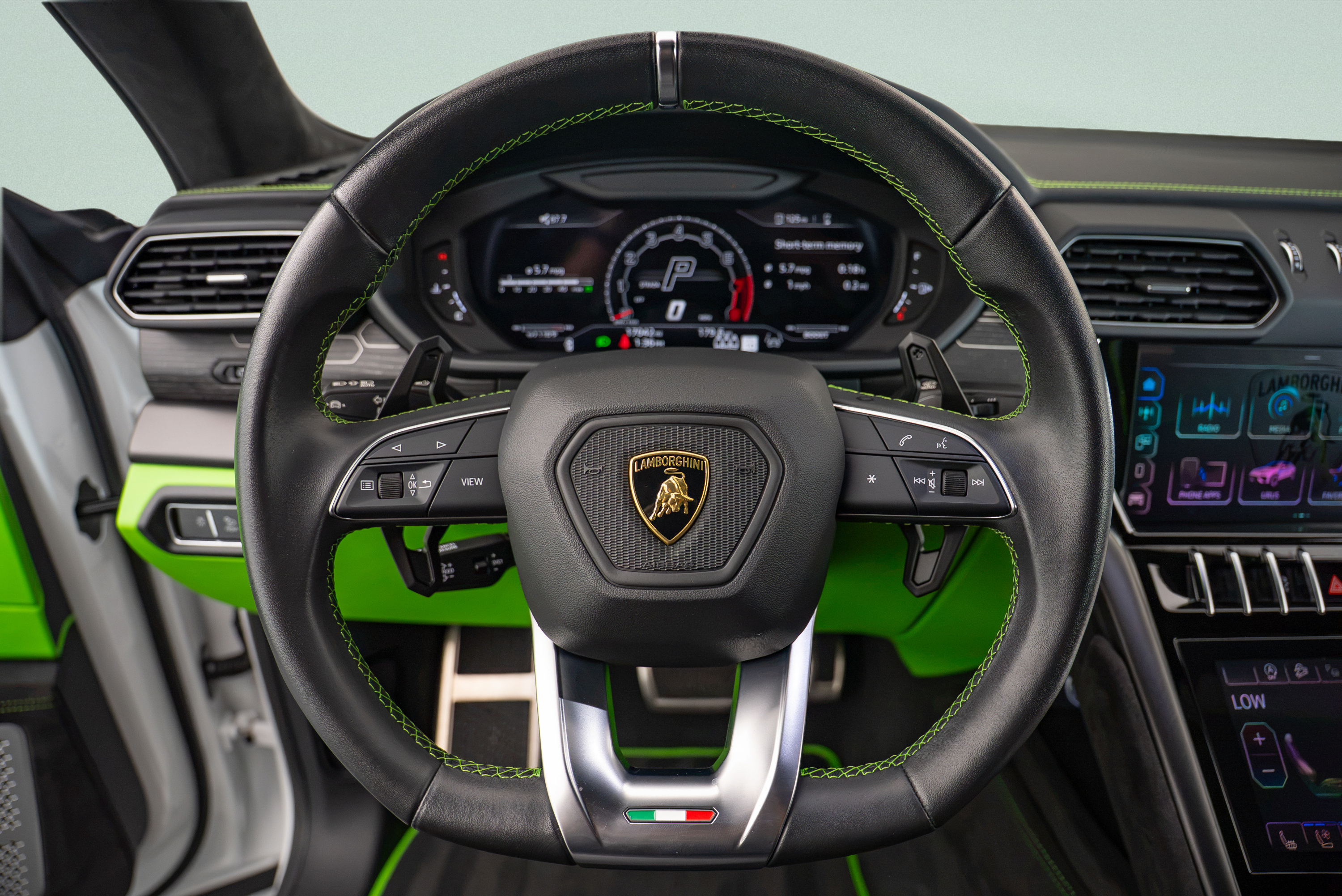 Used 2023 Lamborghini Urus S AWD/4WD image 14