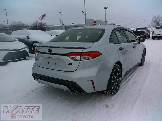 Used 2022 Toyota Corolla SE image 3