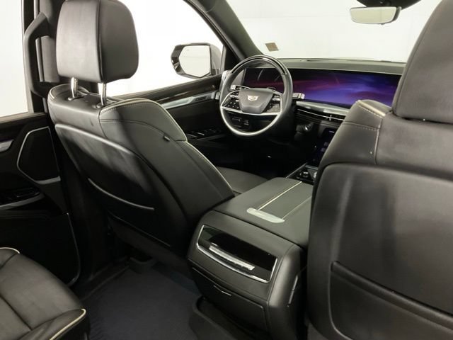 Used 2025 Cadillac Escalade Premium Luxury w/ Touring Package AWD/4WD image 28
