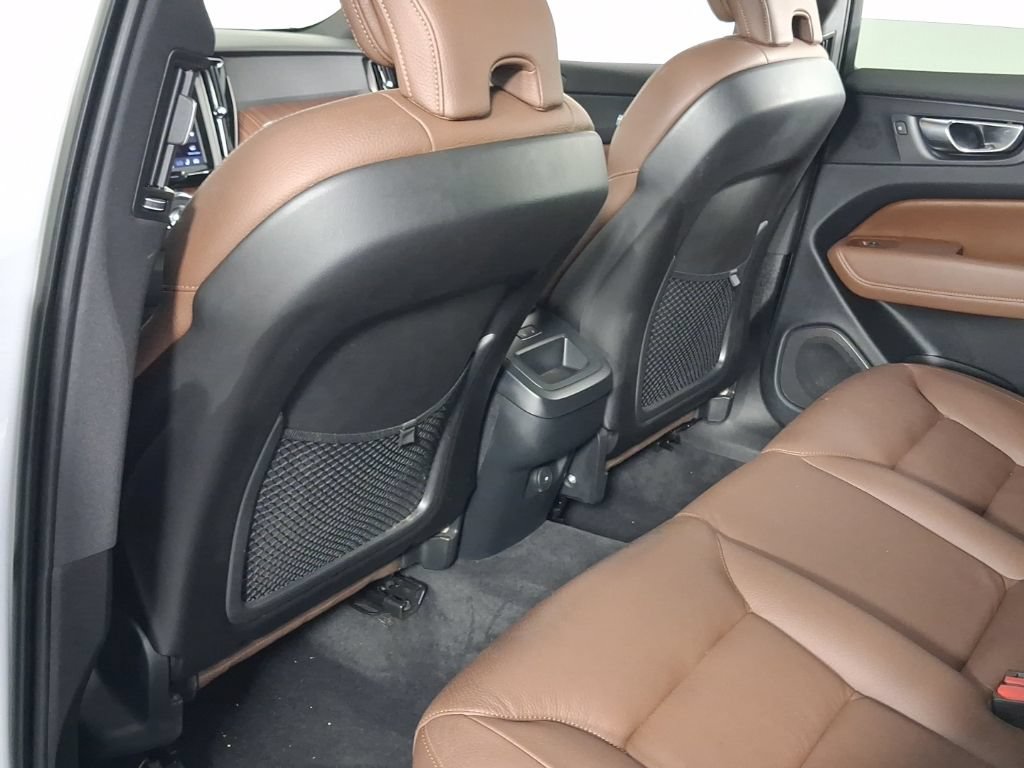 Certified 2023 Volvo XC60 B5 Plus w/ Climate Package AWD/4WD image 16