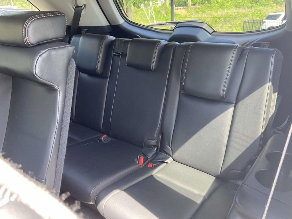 Used 2018 Toyota Highlander Limited FWD image 11