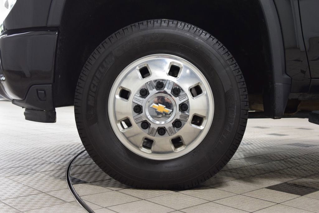 Used 2024 Chevrolet Silverado 3500 High Country w/ High Country Premium Package AWD/4WD image 27