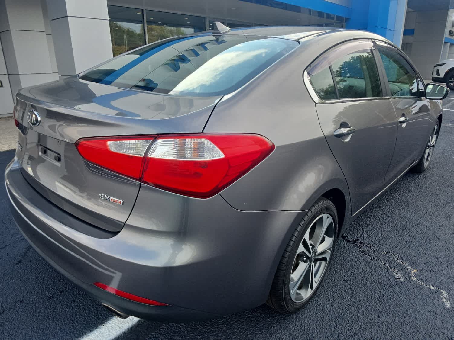 Used 2015 Kia Forte EX w/ UVO Package W/17" Alloys FWD image 9