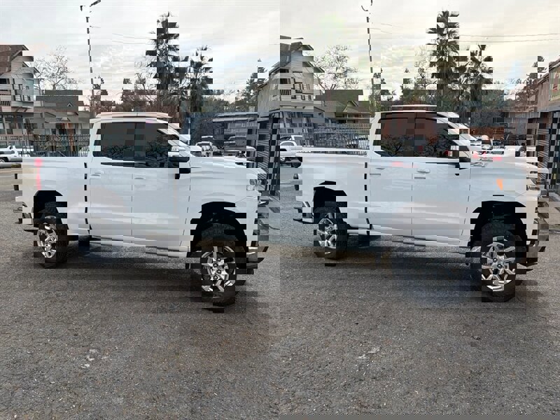 Used 2022 Chevrolet Silverado 1500 LT w/ Z71 Off-Road Package image 7