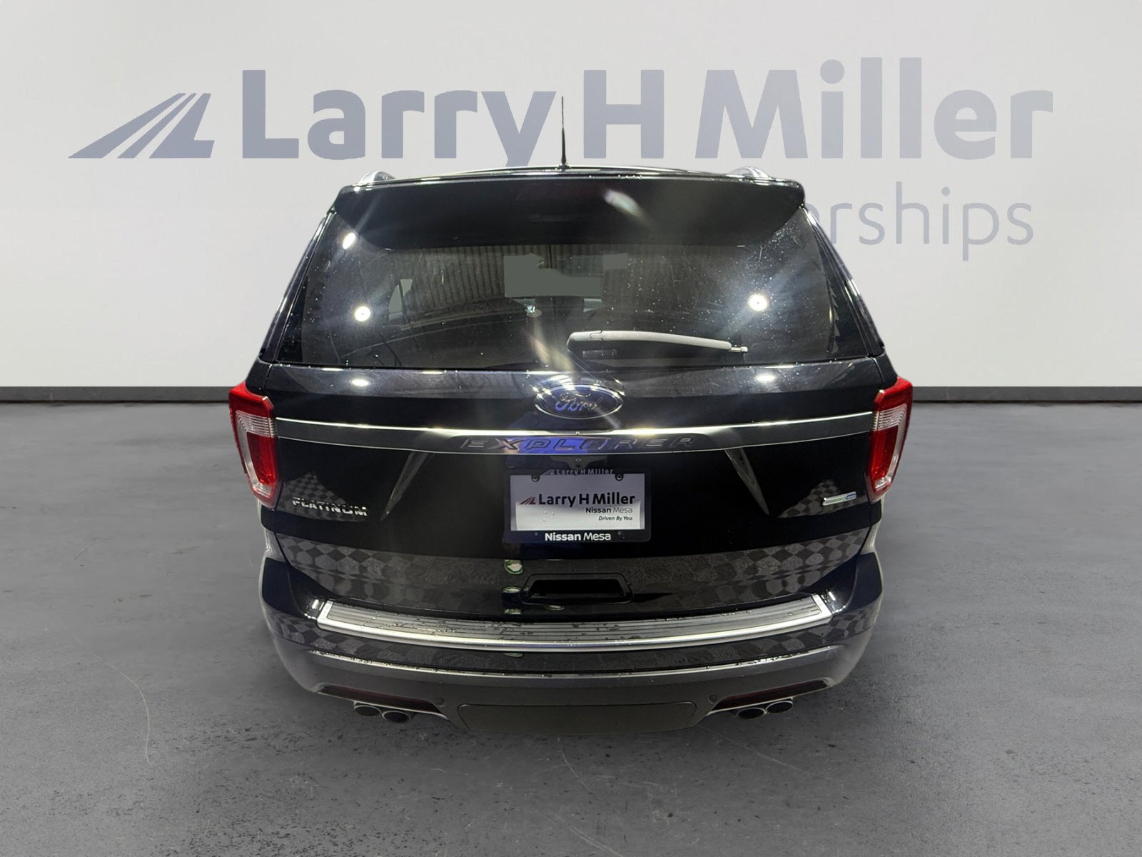 Used 2018 Ford Explorer Platinum AWD/4WD image 4