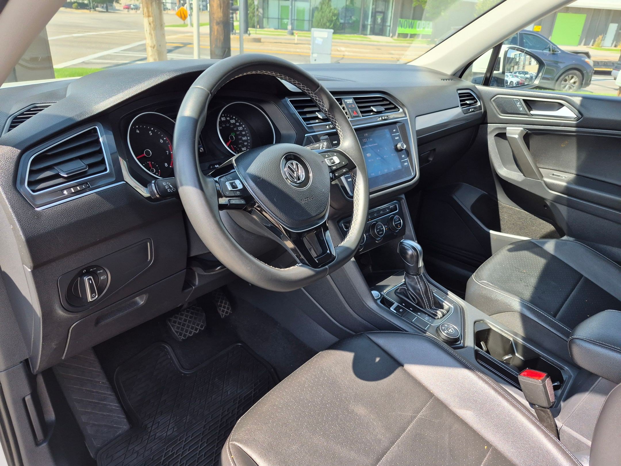 Used 2021 Volkswagen Tiguan SE AWD/4WD image 15