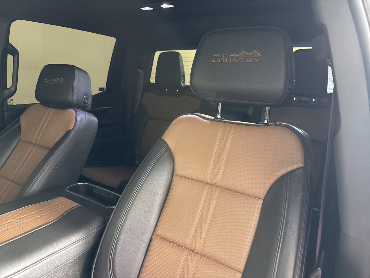 Used 2023 Chevrolet Silverado 1500 High Country w/ Technology Package AWD/4WD image 11