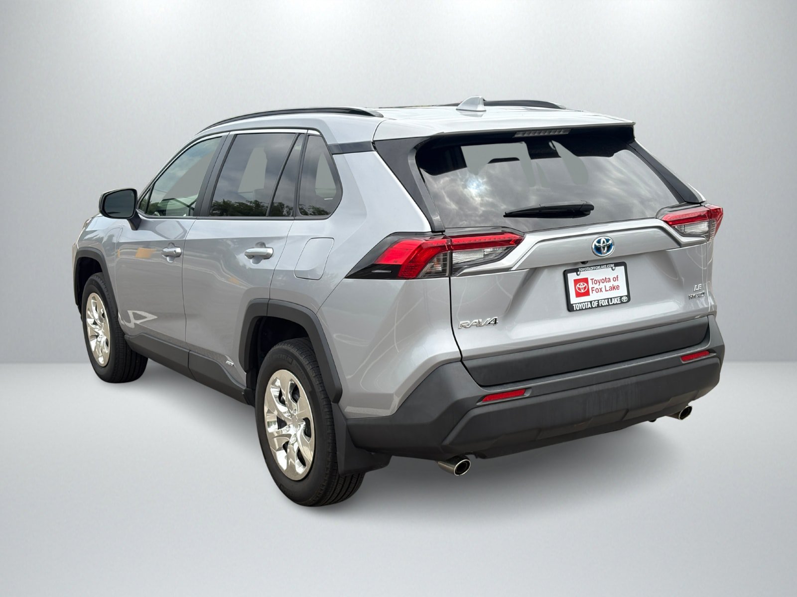 Used 2024 Toyota RAV4 LE AWD/4WD image 3