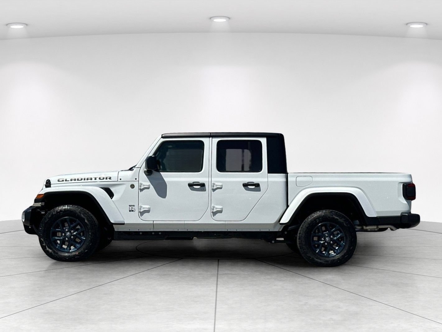 New 2026 Jeep Gladiator Sport AWD/4WD image 4