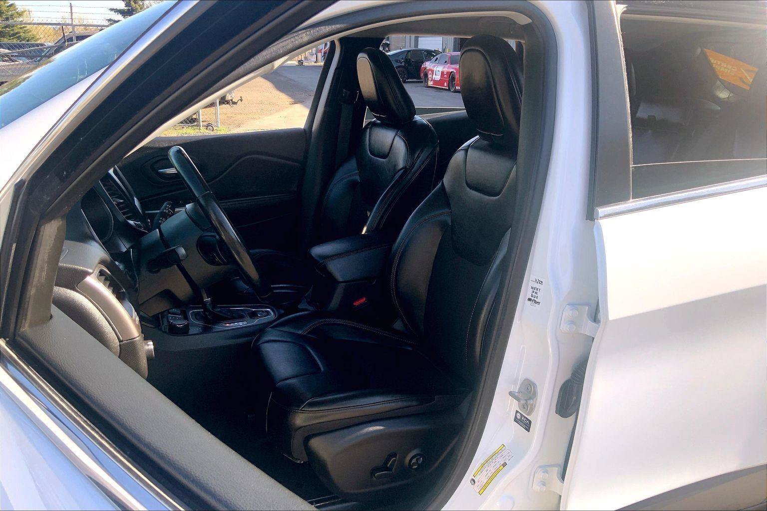 Certified 2021 Jeep Cherokee Latitude Plus AWD/4WD image 25