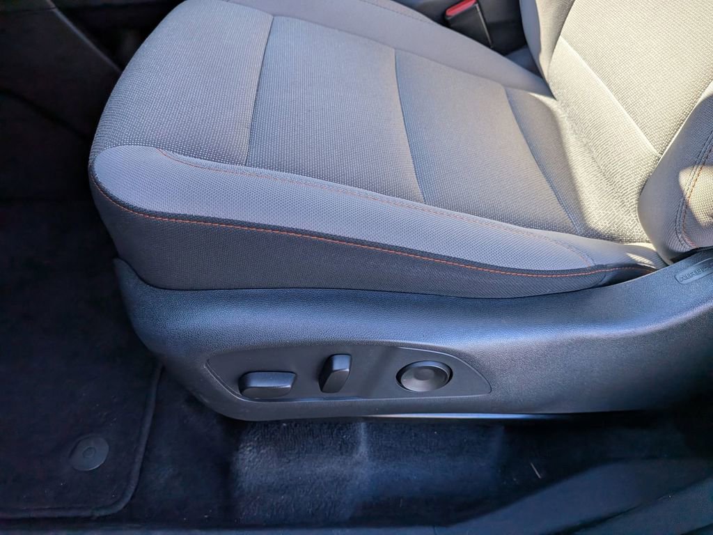 Certified 2025 Chevrolet Traverse LT image 14