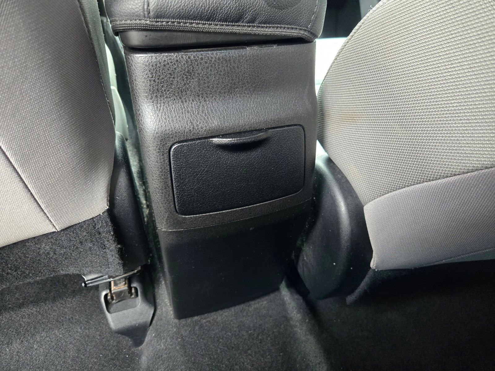 Used 2016 Toyota Corolla LE FWD image 11