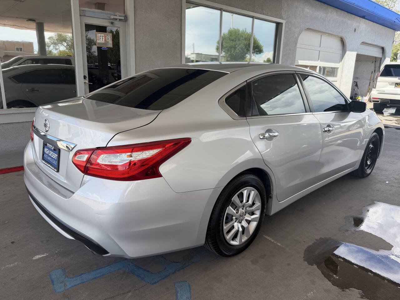 Used 2016 Nissan Altima 2.5 S w/ Power Driver Seat Package FWD image 5