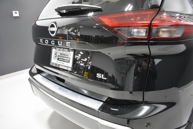 Certified 2025 Nissan Rogue SL w/ Tech Package image 12