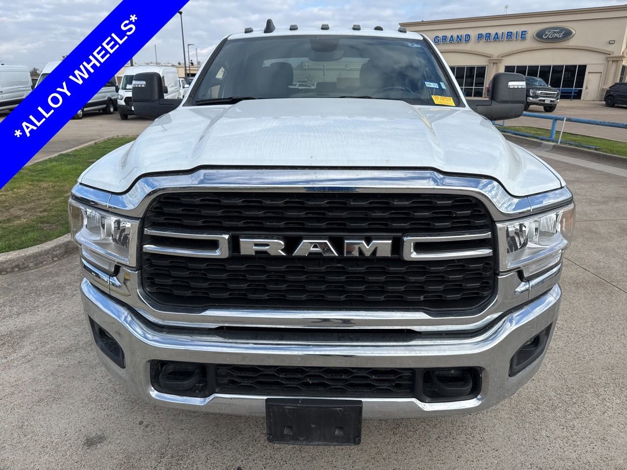 Used 2024 RAM 3500 Big Horn image 2