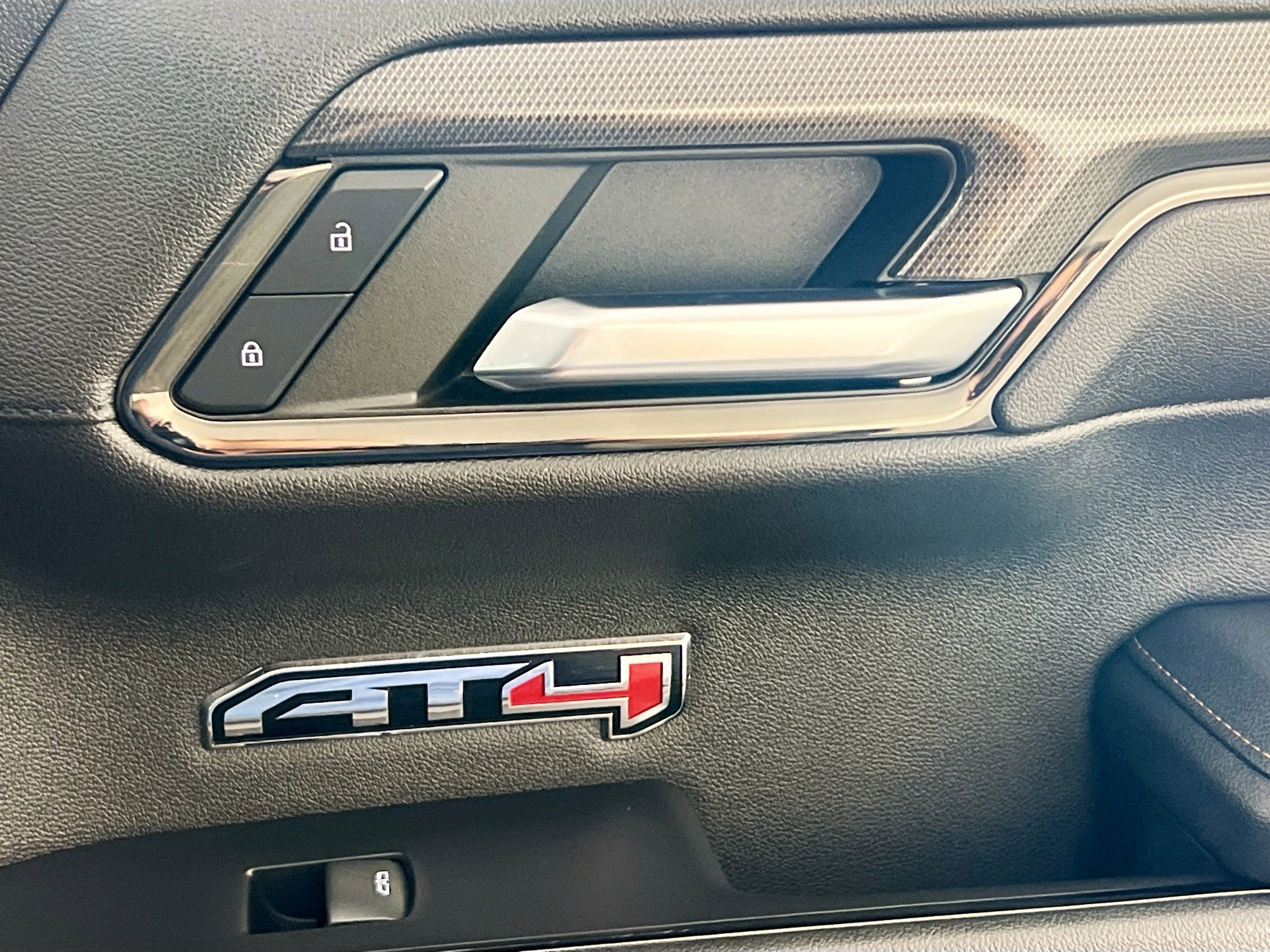 Used 2023 GMC Sierra 1500 AT4 w/ Technology Package image 31