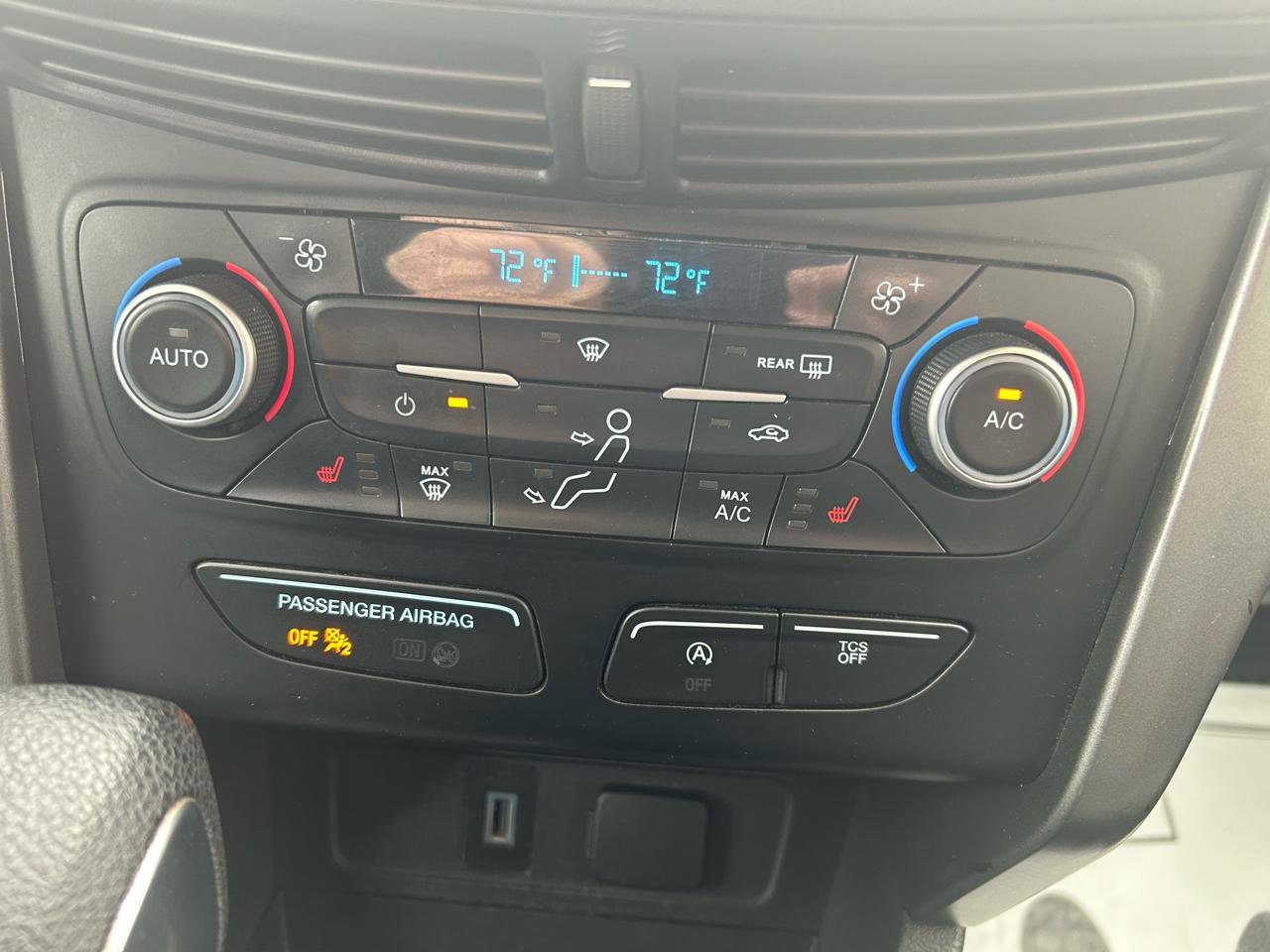 Used 2018 Ford Escape SE image 24