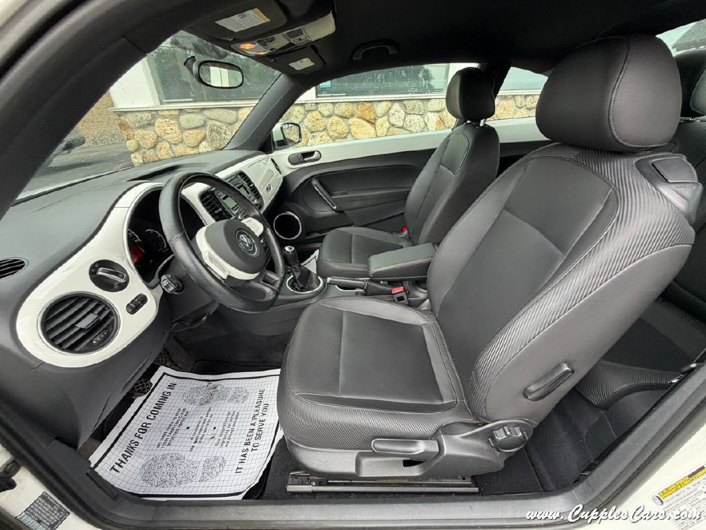 Used 2013 Volkswagen Beetle 2.5 FWD image 23