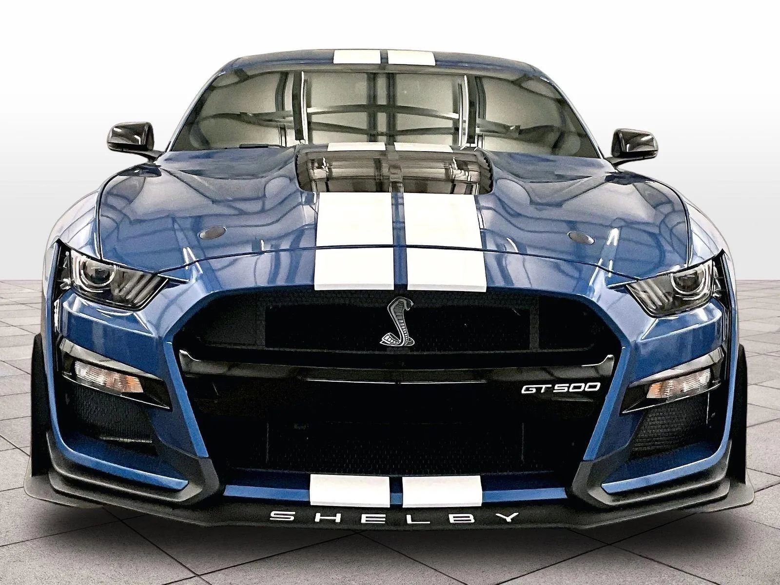 Used 2020 Ford Mustang Shelby GT500 w/ Carbon Fiber Track Pack RWD image 3