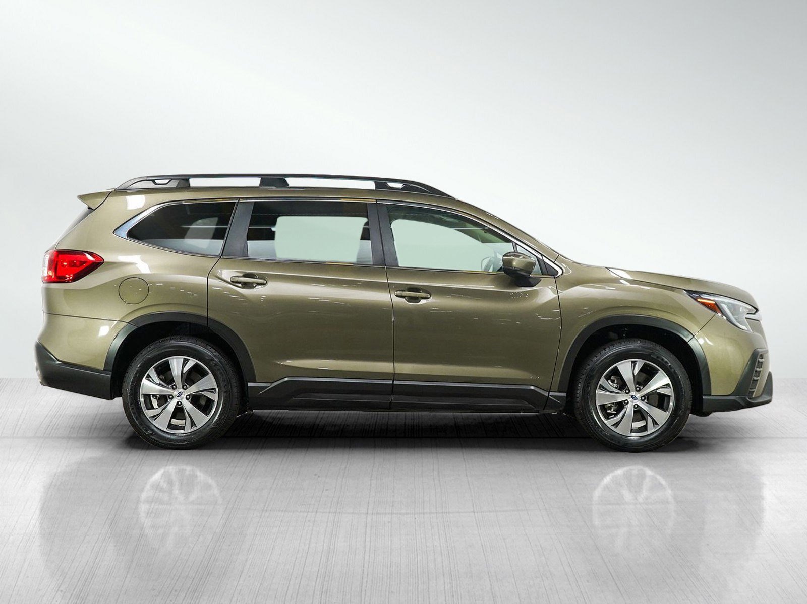 Used 2025 Subaru Ascent Premium AWD/4WD image 6
