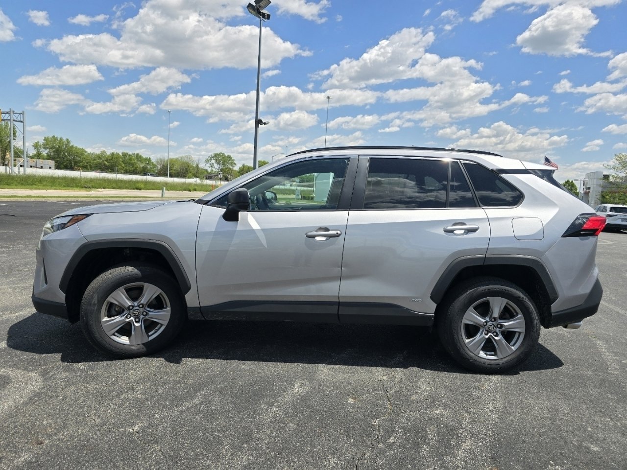 Used 2023 Toyota RAV4 LE AWD/4WD image 10