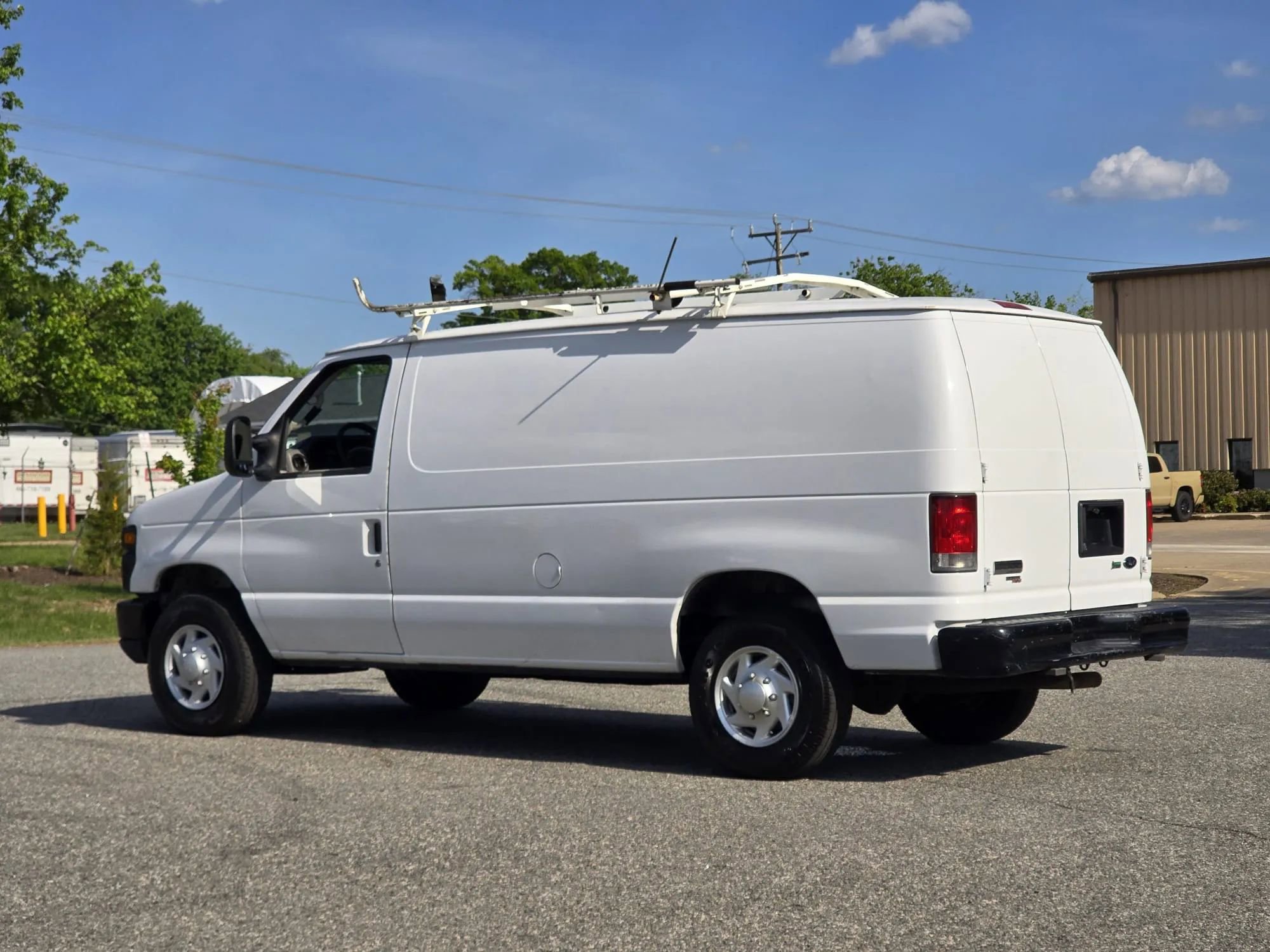 Used 2014 Ford E-350 and Econoline 350 Super Duty RWD image 7