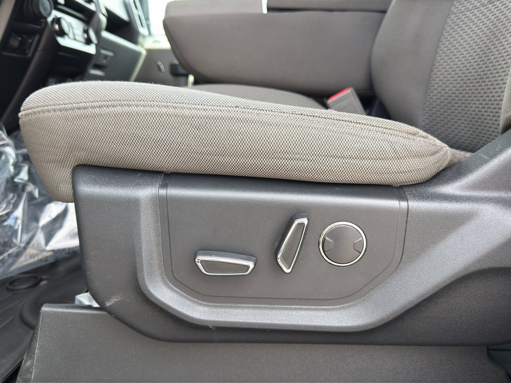 Used 2018 Ford F150 XLT w/ Equipment Group 302A Luxury image 16