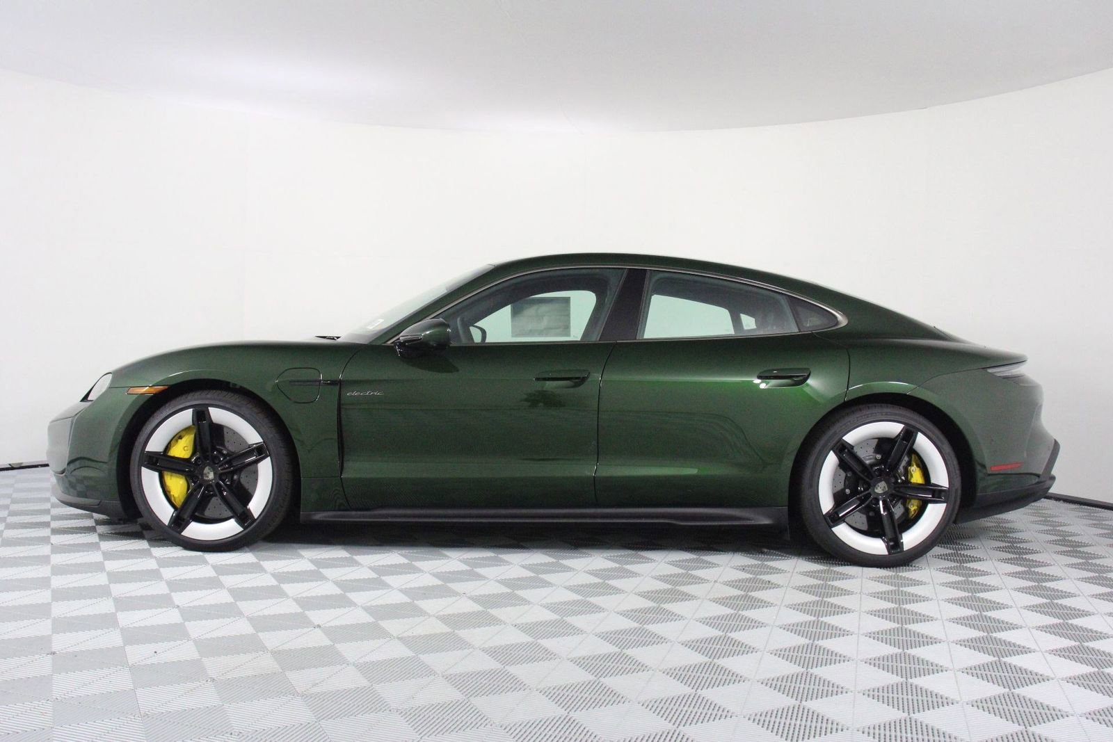 Used 2025 Porsche Taycan Turbo S image 2