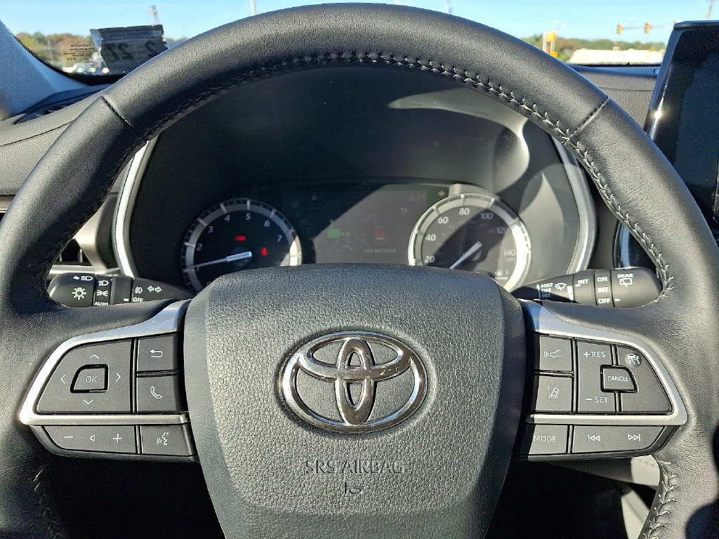 Certified 2022 Toyota Highlander XLE AWD/4WD image 21