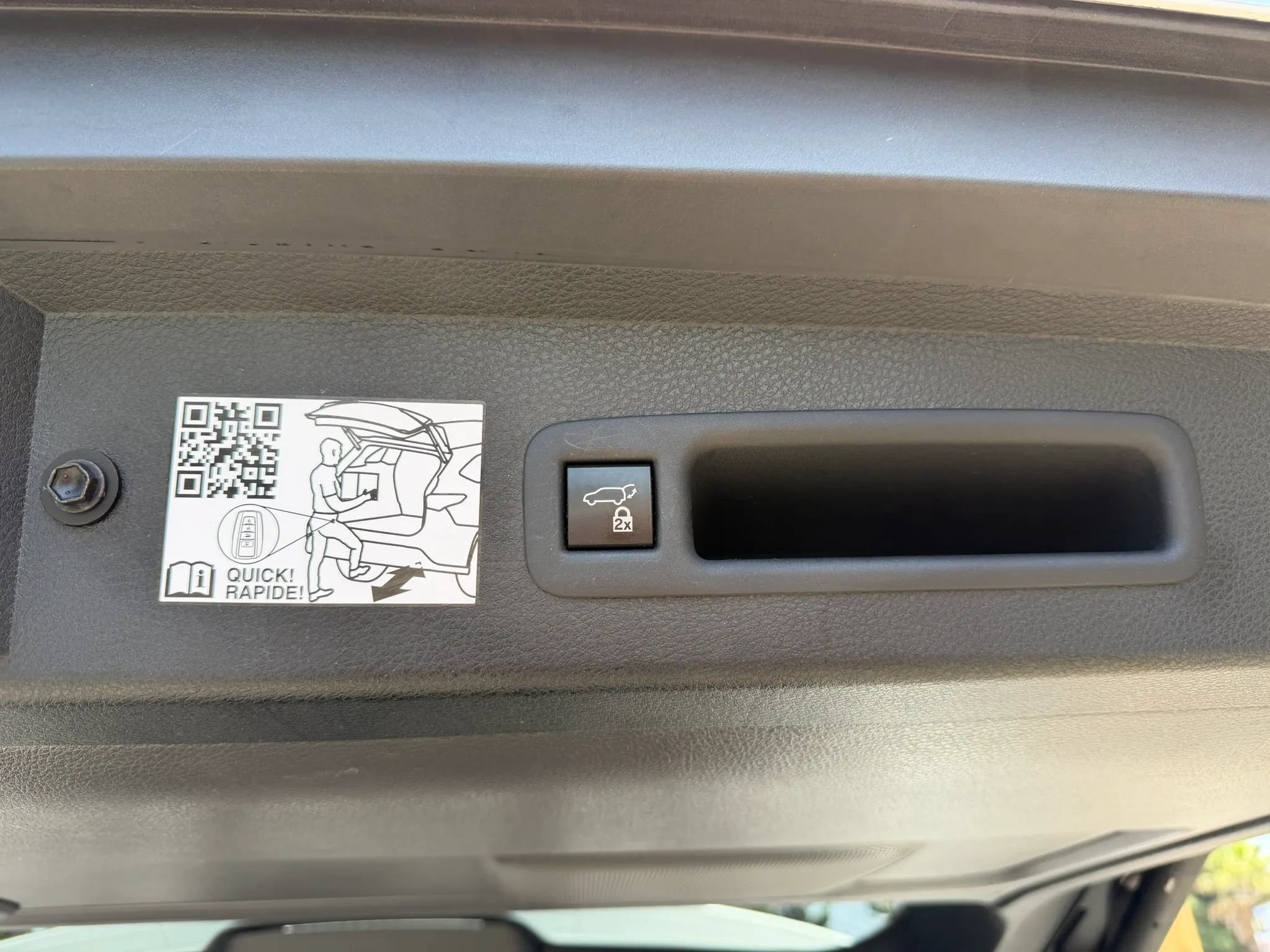 Used 2023 Toyota Sienna XLE FWD image 21