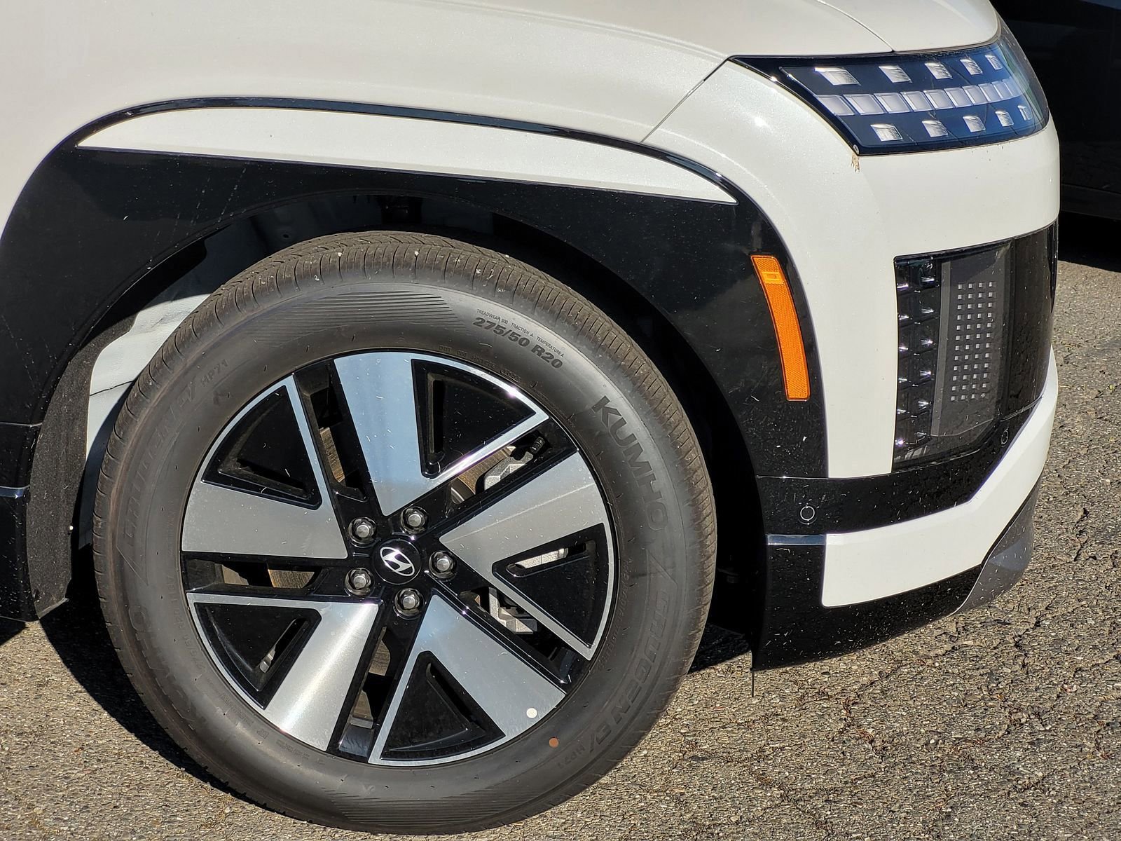 New 2026 Hyundai Ioniq 9 SEL image 3