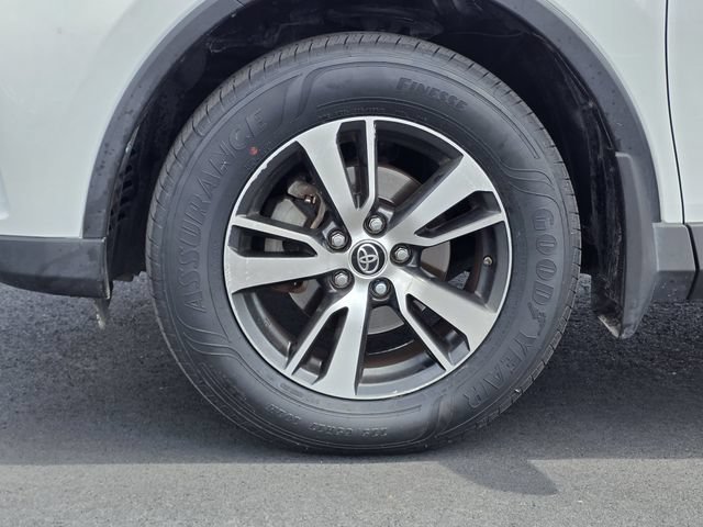 Used 2018 Toyota RAV4 XLE w/ Plus Extra Value Package FWD image 29