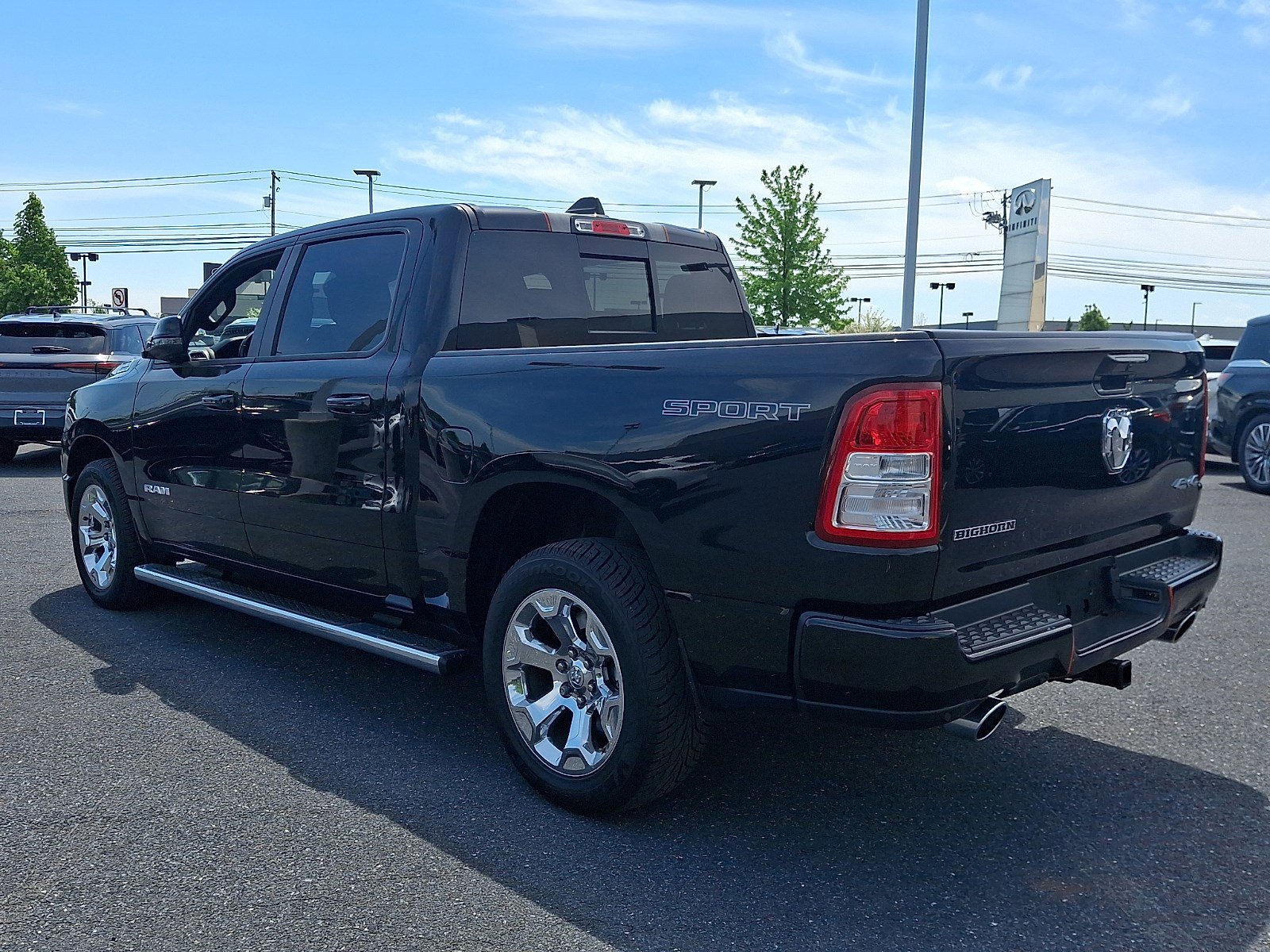 Used 2023 RAM 1500 Big Horn AWD/4WD image 3