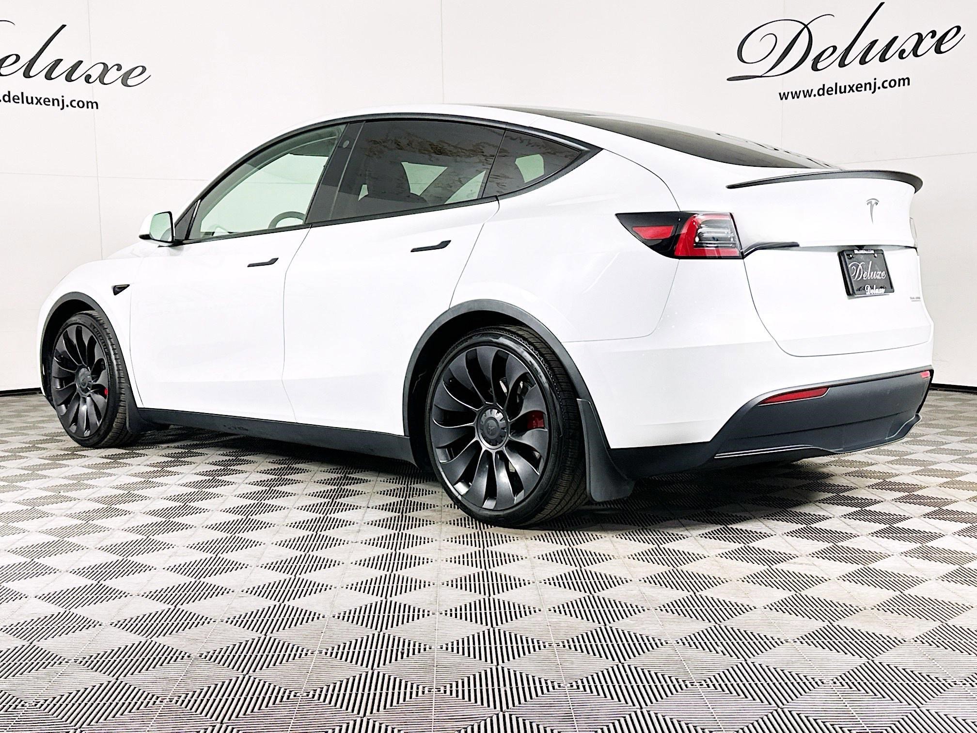 Used 2023 Tesla Model Y Performance image 4