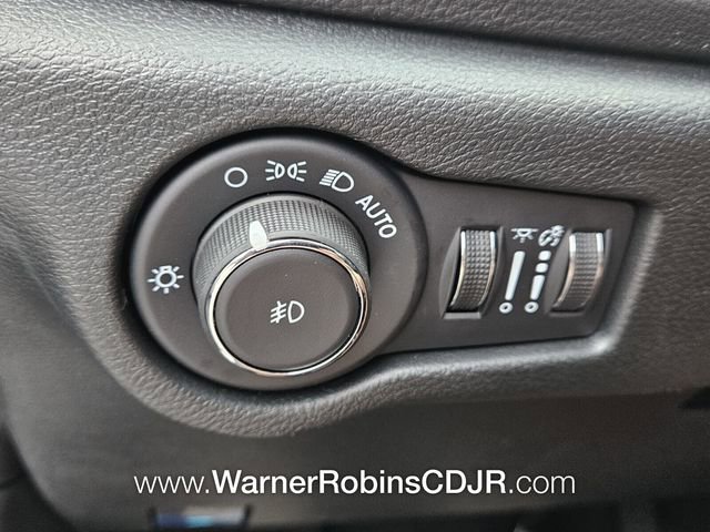 New 2026 Chrysler Pacifica Select FWD image 27