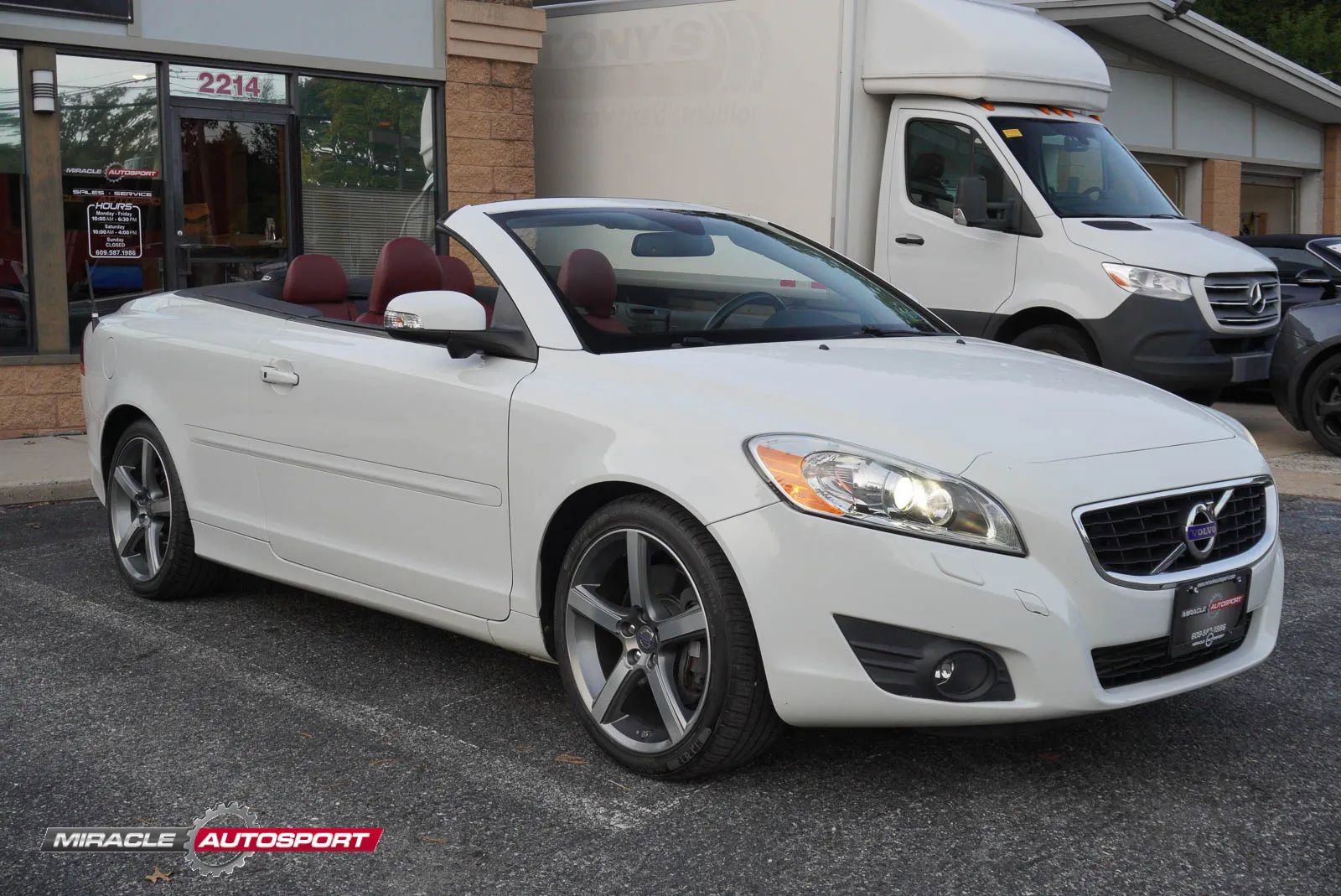 Used 2012 Volvo C70 T5 w/ Dynamic Trim Pkg image 9
