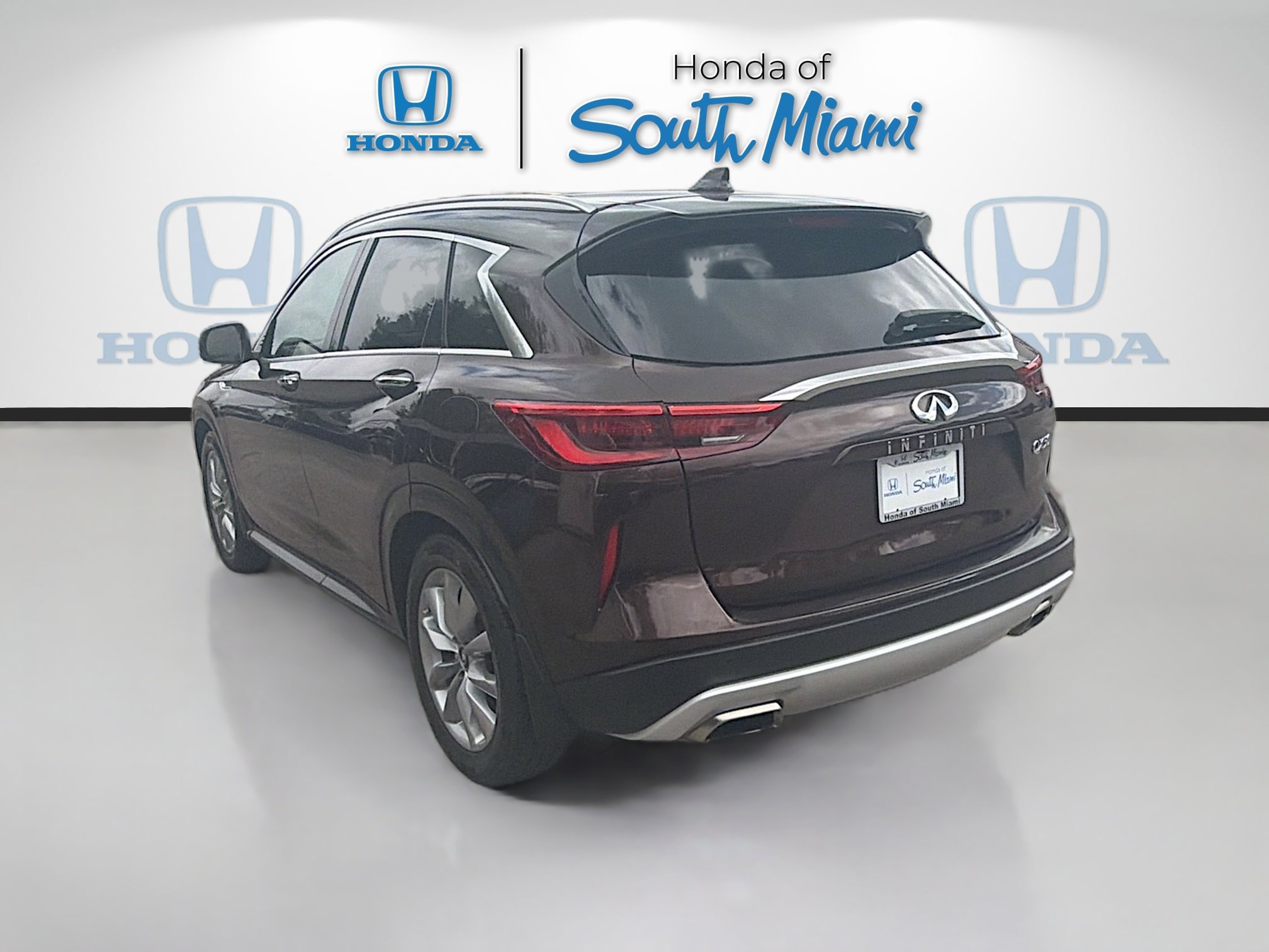 Used 2020 INFINITI QX50 Luxe w/ Navigation Package FWD image 5