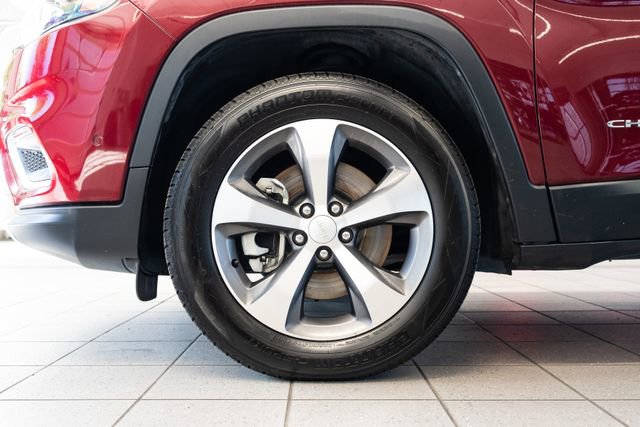 Used 2021 Jeep Cherokee Limited w/ Elite Package AWD/4WD image 7