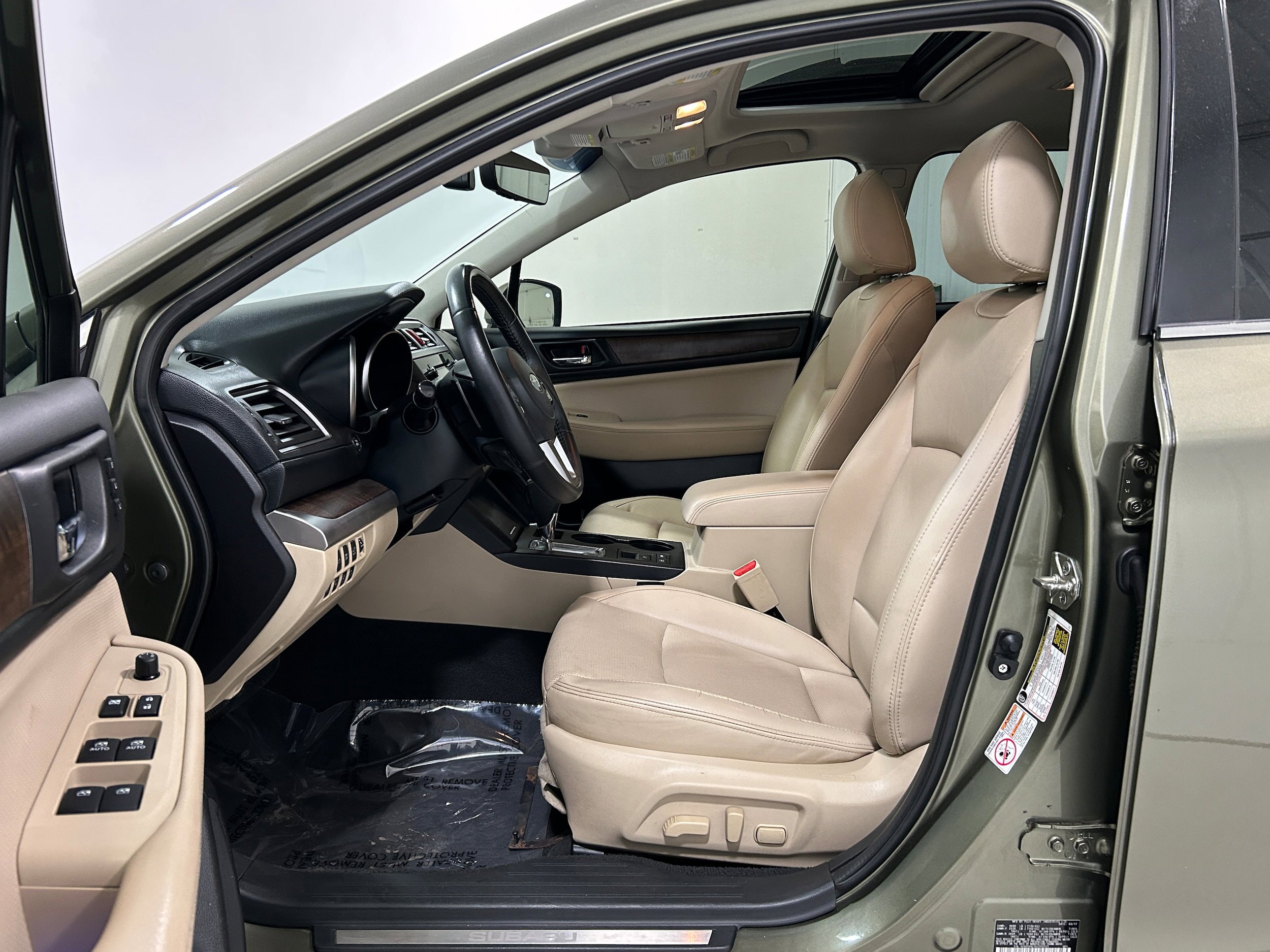 Used 2017 Subaru Outback 2.5i Limited AWD/4WD image 4