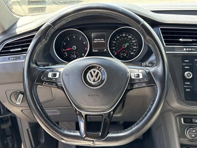 Used 2018 Volkswagen Tiguan SE image 18