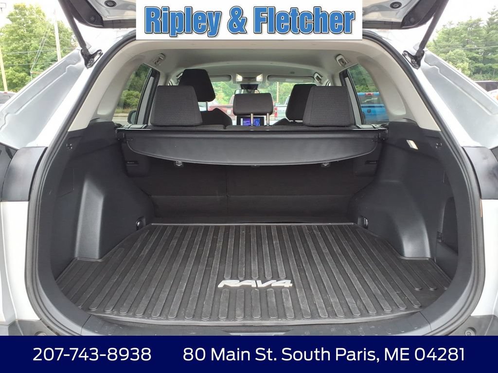 Used 2024 Toyota RAV4 LE AWD/4WD image 11