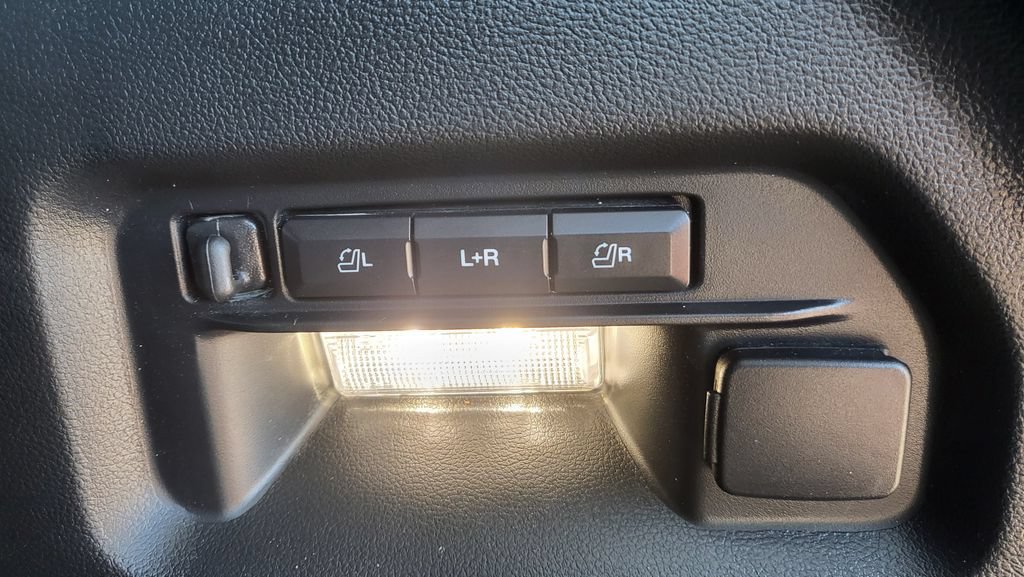 Used 2023 Ford Explorer ST w/ Equipment Group 401A AWD/4WD image 17