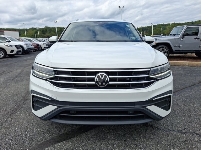 Used 2024 Volkswagen Tiguan SE FWD image 2