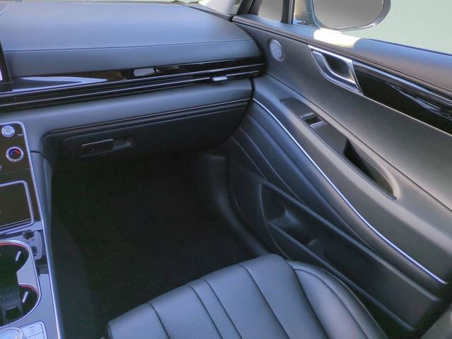 Certified 2025 Genesis GV80 2.5T Standard image 13