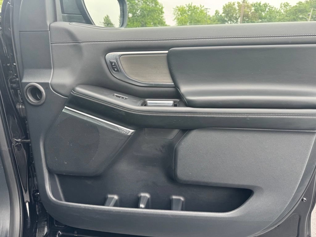 Certified 2025 Ford Expedition Max Platinum AWD/4WD image 15