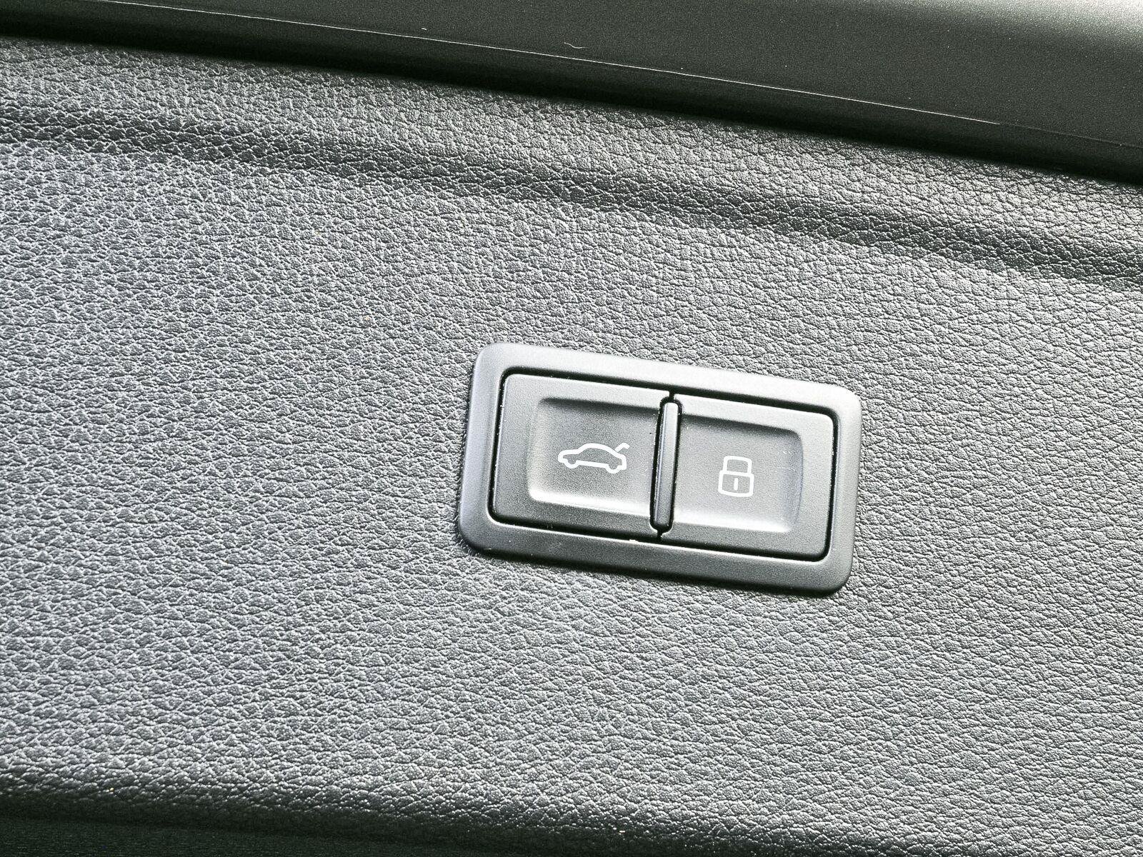 Used 2023 Audi Q5 e Premium AWD/4WD image 25