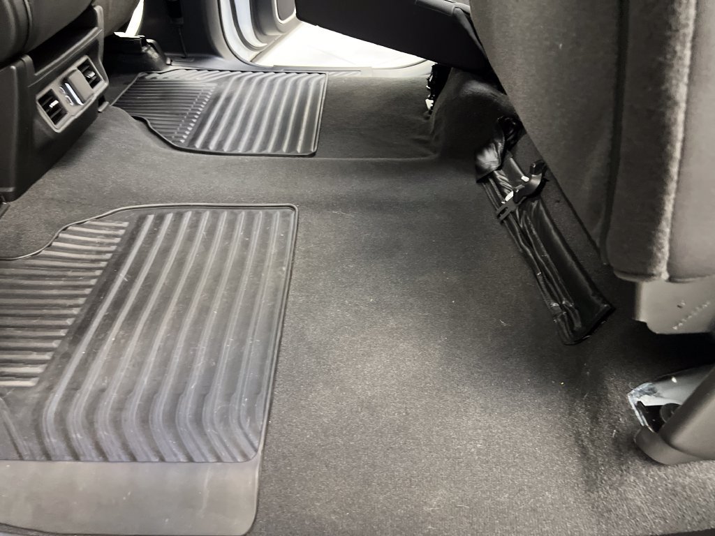Used 2025 Chevrolet Silverado 1500 LT AWD/4WD image 18