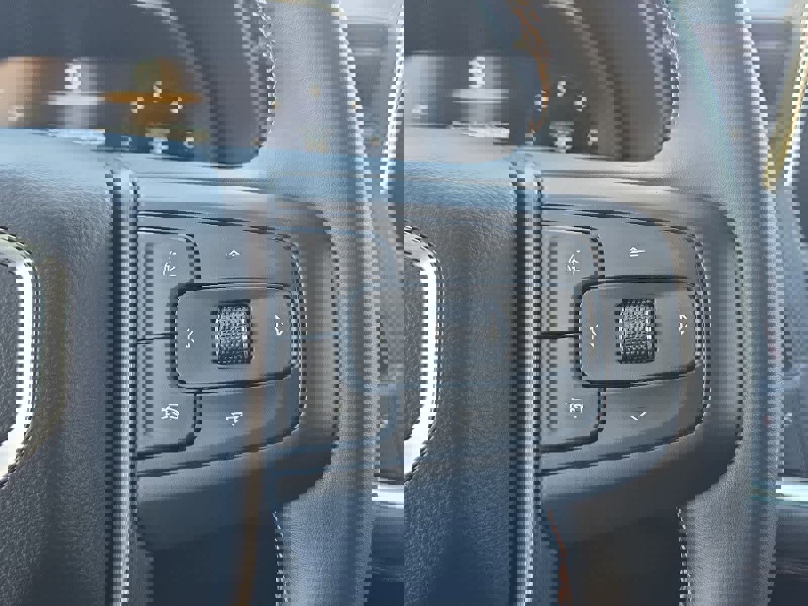 Used 2024 GMC Yukon AT4 image 24